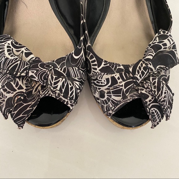 Unisa W9 Wedge Sandal Black White Peep Toe - Picture 2 of 6